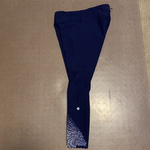 Lululemon blue leggings medium size - Picture 3 of 3